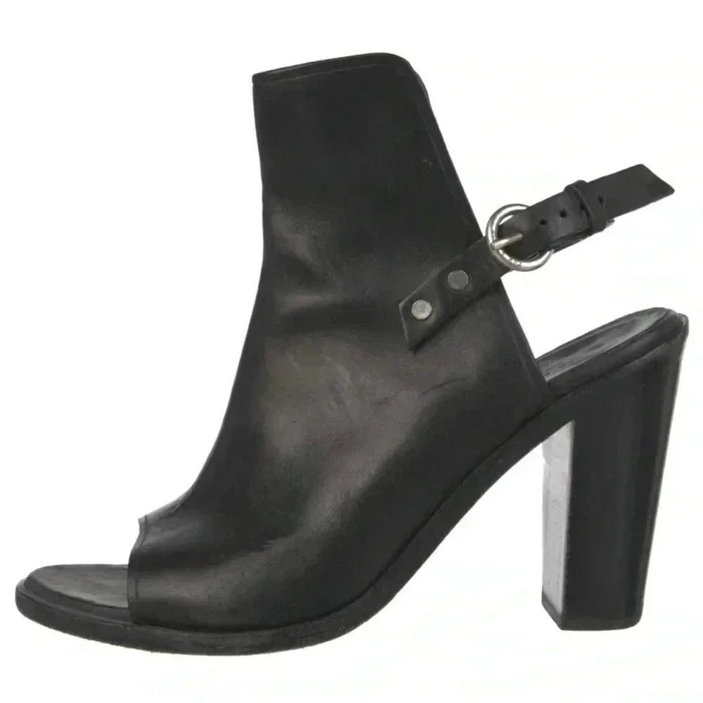 Rag & Bone leather sling back sandals. Buckle closure at ankle size 38.5